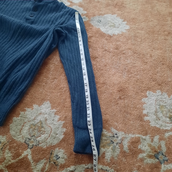 Banana Republic wool blend sweater - Picture 6 of 8